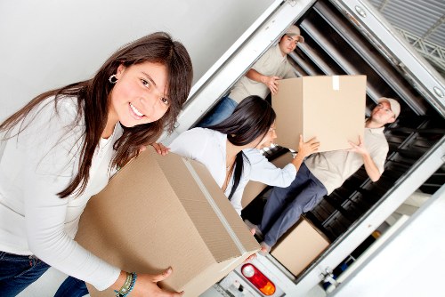 Commercial packing boxes and supplies for Brent businesses